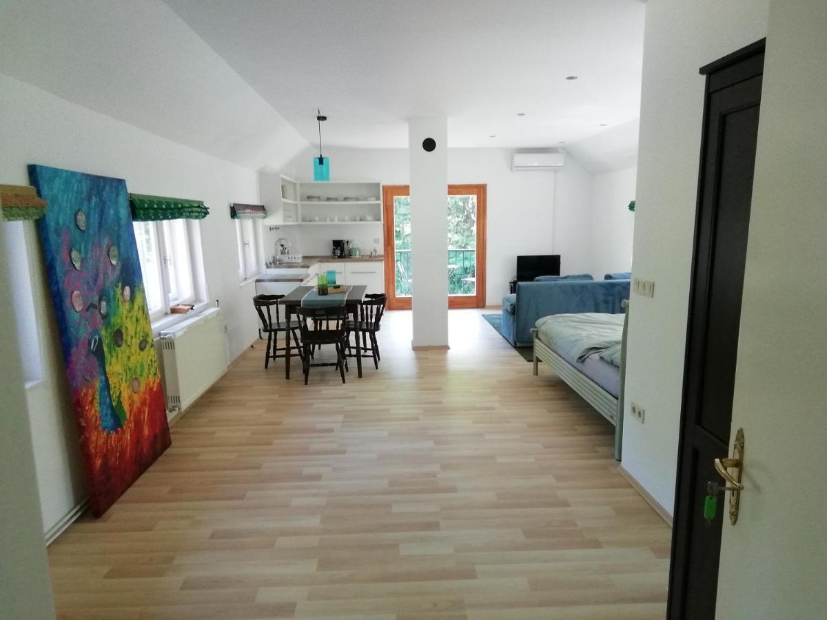 Waldhaus Pat Apartment Galambok ภายนอก รูปภาพ
